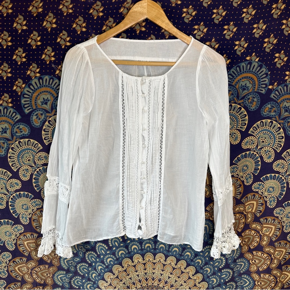 White lace & ruffle ditzy button up blouse